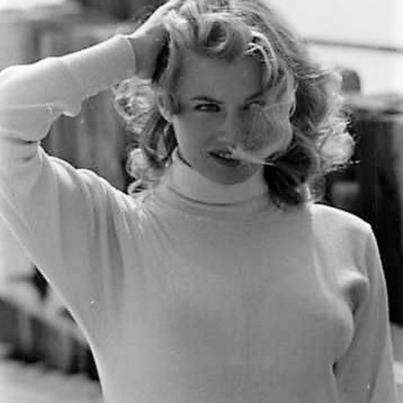 Christian Siriano Ribbed Mock Neck Long Sleeve Top, XL - Picture 2 of 9